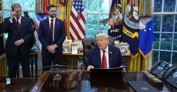 Трамп снова заявил: Украина имеет шанс вернуть себе территорию