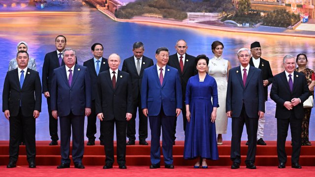 Его Цзиньпинг: SCO более ответственность за поддержание регионального мира