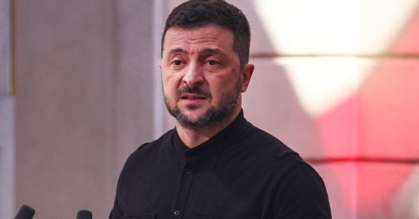 Зеленски: Россия готовит две тяжелые наступательные кампании в Украине