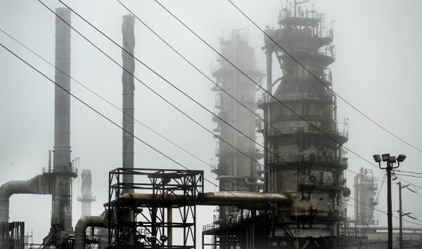 Нефть слегка поднимается с акцентом на российский экспорт и предстоящий поставки