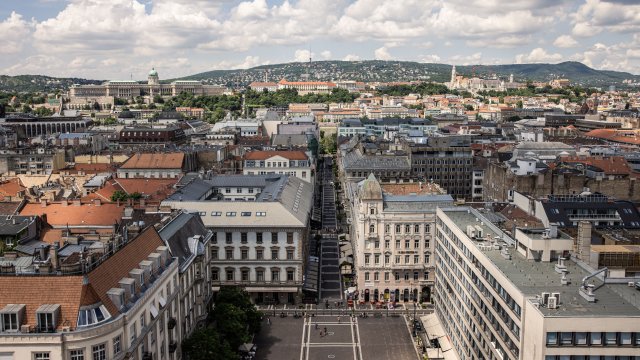 Молодые люди в Будапеште присоединяются к поколению арендаторов
