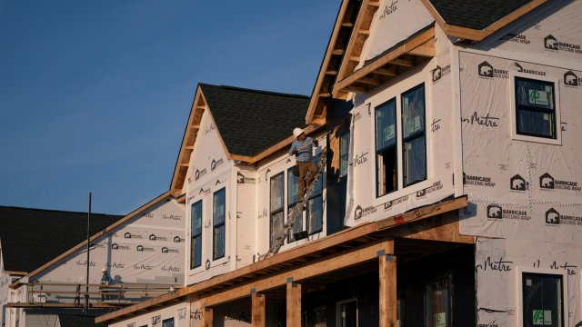 Строительные компании в Соединенных Штатах снижают цены на увеличение продаж домов
