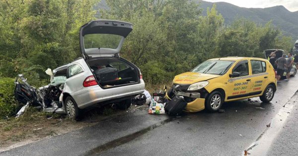 Сильная авария с убийством закрыла дорогу между Бели -Извором и Вратсом