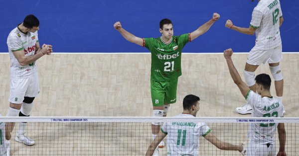 Волейболисты выиграли 500 000 долларов за второе место в мире в волейболе