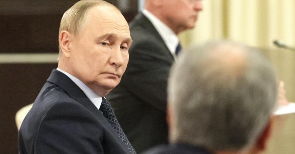 Как разговоры с иностранцами поставить вас в тюрьму в России Путин