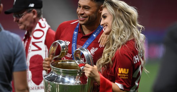 Певица Перри Эдвардс ожидает своего второго ребенка