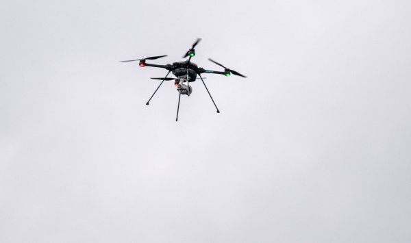 Роя дронов Cross Battlefields - военные ищут дешевые защиты