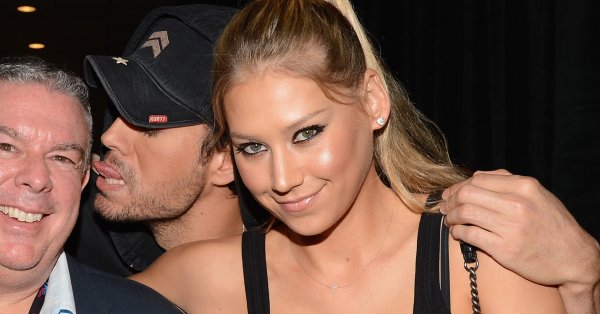 44-летняя Анна Курникова показала, что у нее продвинутая беременность