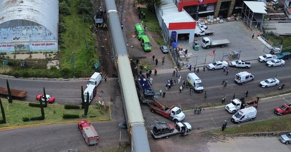 10 погибли и более 40 получили ранения в результате перехода железнодорожного перехода в Мексике