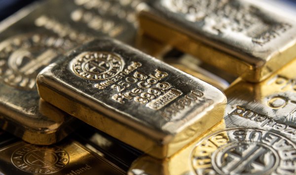 Золото поднимается из -за ожидания понижения интереса от Федеральной резервной системы