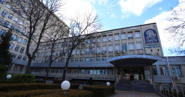 Пожарной пожар возле больницы в Софии видео