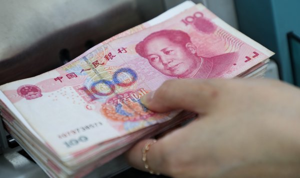 Власть Юаня может побудить компании в Китае продавать миллиарды долларов