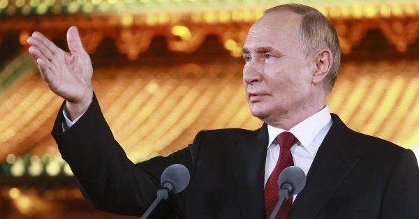 Путин в Кив: прекратите войну с переговорами, или я остановлю ее силой