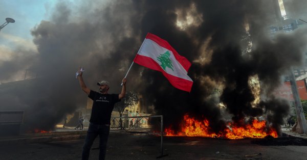 Израиль ударил по складу оружия в Хезболле в Ливане