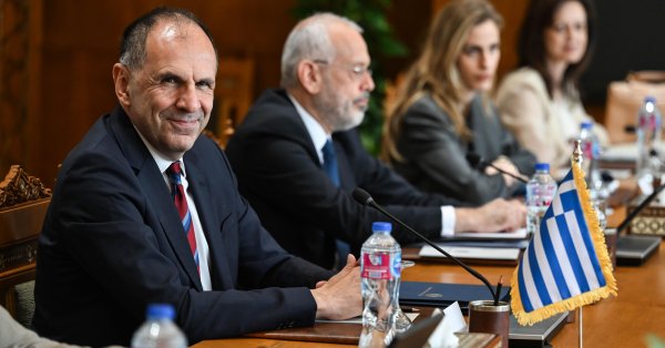 Греция гарантирует безопасное плавание флота для газа в его водах