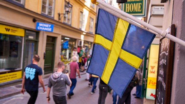 Шведский центральный банк уменьшил основную процентную ставку до трехлетнего дна