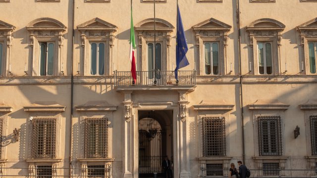 Италия исключает использование средств НАТО для моста с Сицилией