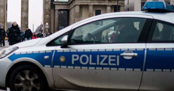 Пьяный молодой человек поднялся на 50-метровую церковную крышу в Германии для селфи