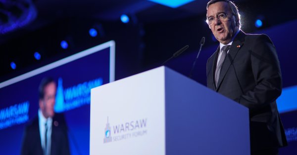 Немецкий министр: Россия становится растущей угрозой для НАТО