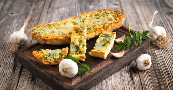 Рецепт DNES: шабо с чесночным маслом