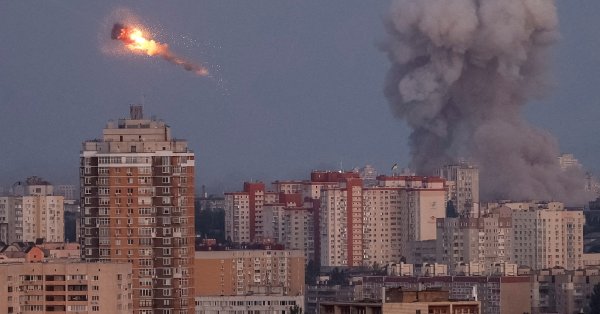 Россия с новой огромной атакой с беспилотниками по всей Украине