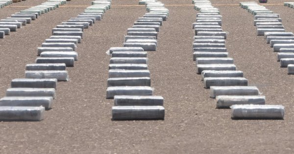 Французские власти конфисковали 1,5 тонны кокаина возле Парижа