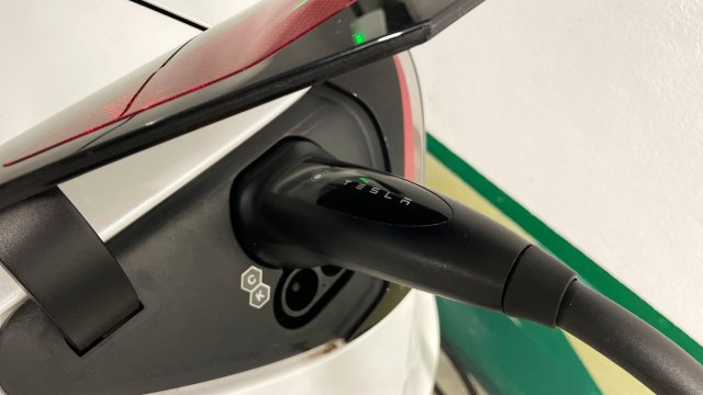 Встреча ЕС и боссы автомобильных компаний расширяют фокус на электромобилях