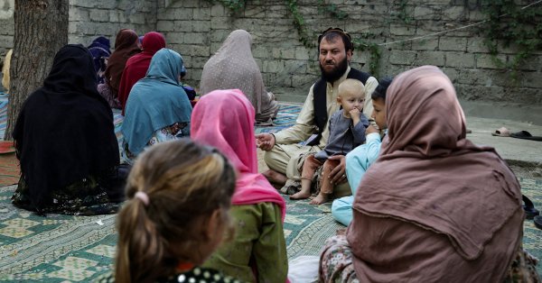 ООН закрыл восемь центров, оказывая помощь афганцам