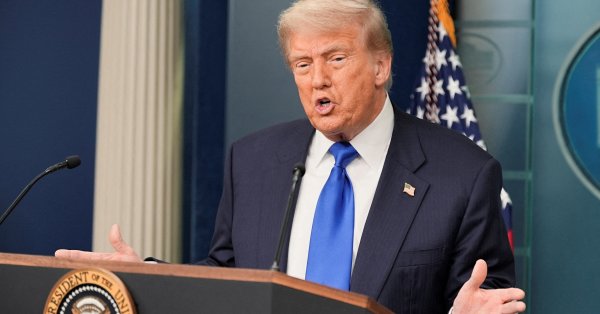 Трамп посетит встречу со старшими военными лидерами