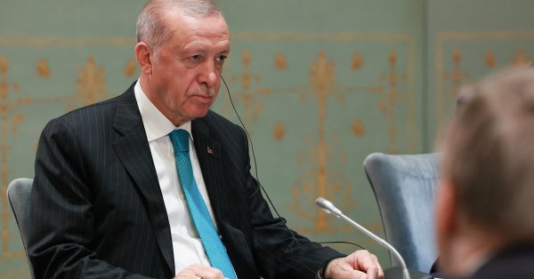 Эрдоган и Шейх Катара обсудили общие шаги в ответ на атаку Дохи