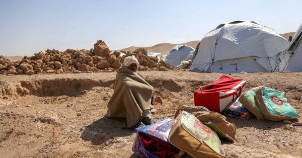 Более 622 - жертвы мощного землетрясения в Афганистане