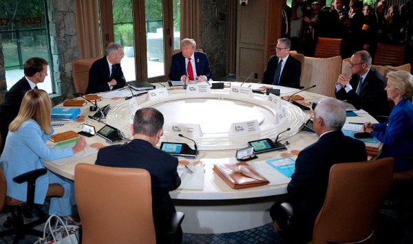 Запад, наконец, готов наказать Путина за войну в Украине? Не совсем