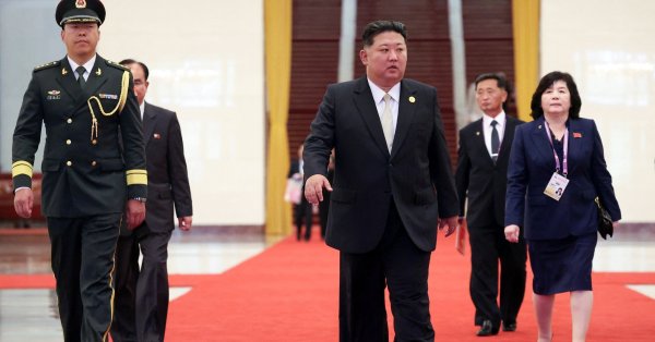 Из -за боязни украть его ДНК: слуги почистили все после Ким в Китае видео