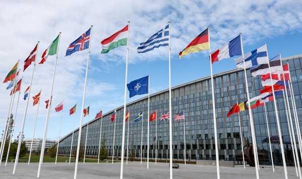 Россия должна платить за воздушное пространство НАТО