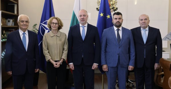 Желиазков обеспокоен постоянной нестабильной ситуацией на западных Балканах