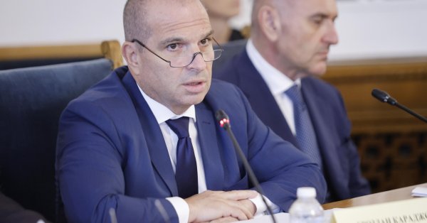 Они выпустили директора по администрированию автомобилей из -за скандала с Робби Уильямсом