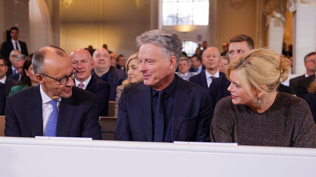 Мерц призывает немцев принять изменения или подготовиться к экономическому снижению