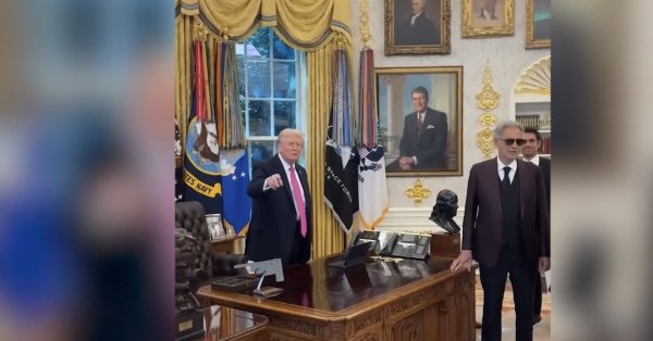 Андреа Бочелли исполнил серенаду Трампу в Овальном кабинете
