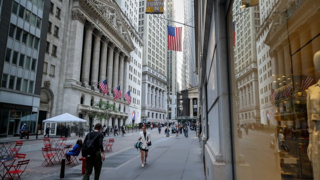 S & P 500 и NASDAQ Composite Начните сеанс с новыми записями*