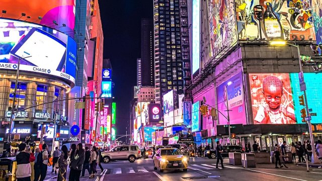 Число работников частного сектора в США растет