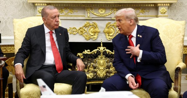 После встречи Трампа-Эрдогана: Турецкое телевидение уволило его репортер в Вашингтоне