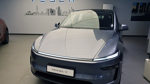 Tesla запускает Model Y по более низкой цене