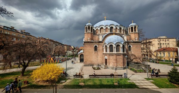 Во вторник облачно, местами пройдут небольшие осадки