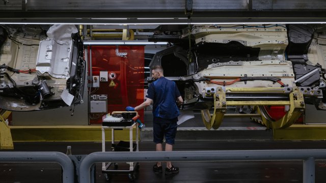 Немецкие проблемы получили налоговую поддержку электромобилей перед встречей с MERZ