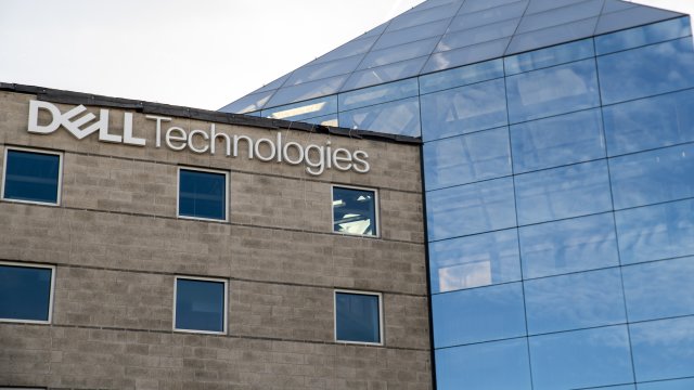 Dell поднял свой прогноз на следующие 4 года из -за сильного поиска ИИ