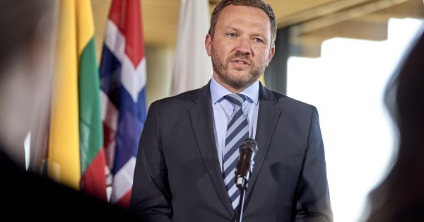 Глава МИД Эстонии: Путин борется за свою жизнь