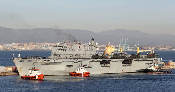 Флагманский авианосец Королевского флота уже устарел?