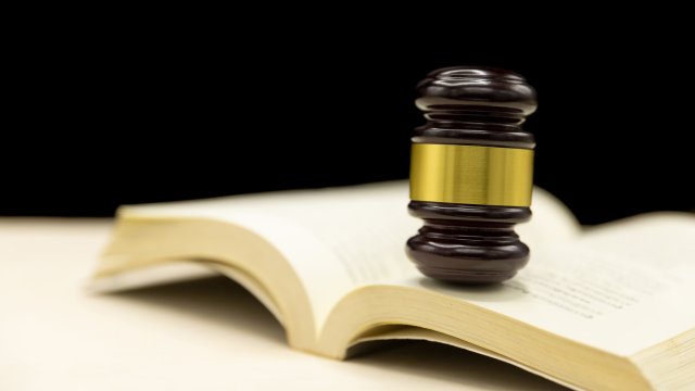 Болгария находится на 61-м месте в мире по уровню верховенства закона.