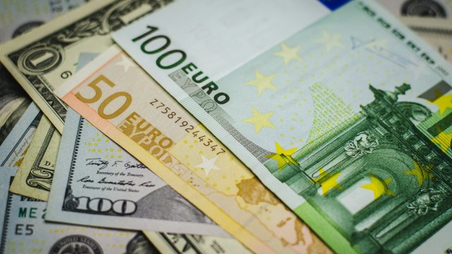 Европе, возможно, придется пойти на валютную войну, чтобы ослабить евро