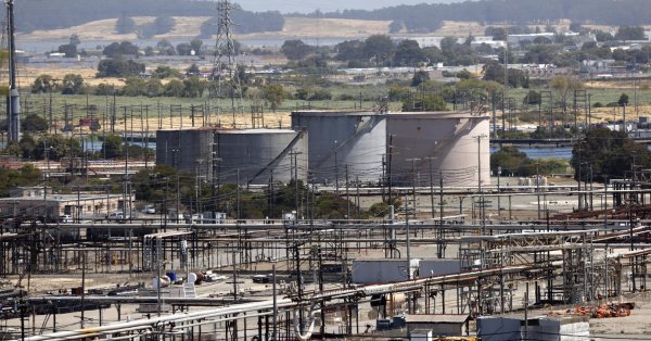 Как Китай тайно платит Ирану за нефть и избегает санкций США